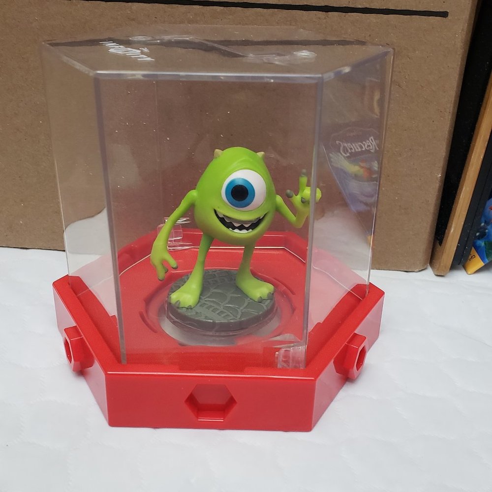 Disney Infinity Monsters Inc Mike Figure With Display Case